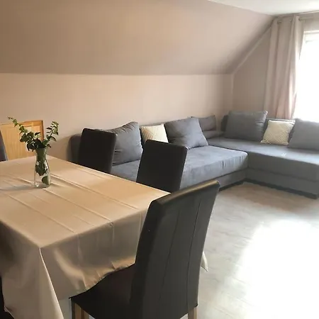 Geraeumiges Haus Mit Viel Platz, Garten Und Den Parkplaetzen Holiday home
